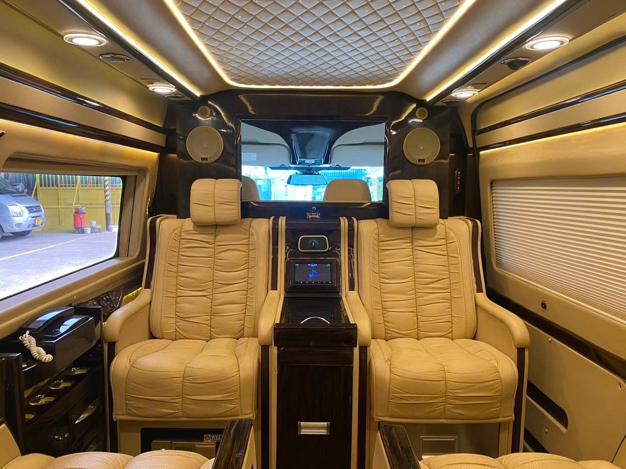 Thuê xe Limousine Đà Nẵng đi Quảng Ngãi giá rẻ